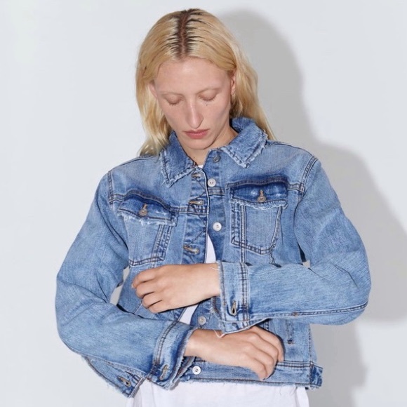 Zara light wash classic denim jacket size XS - Picture 7 of 8